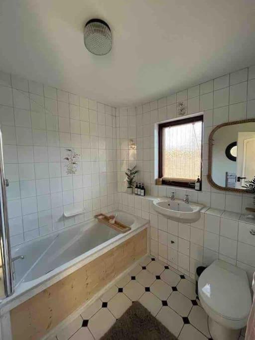 Villa Relax With Spectacular Views And Hot Tub Kircubbin Exterior foto